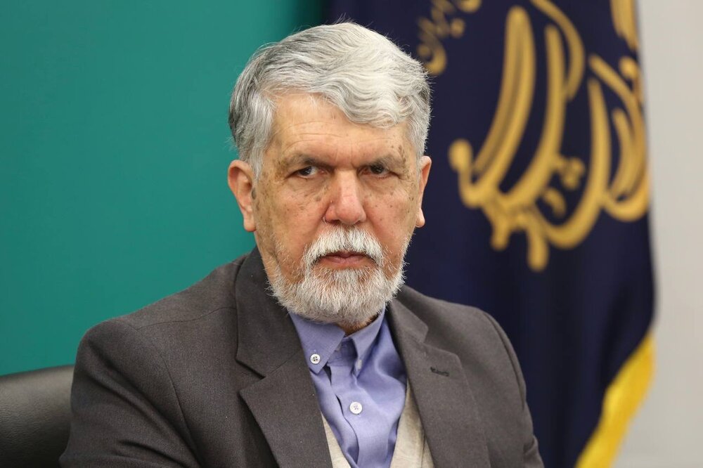 باید از مجوزهایی که توسط وزارت فرهنگ صادر می‌شوند، صیانت کرد