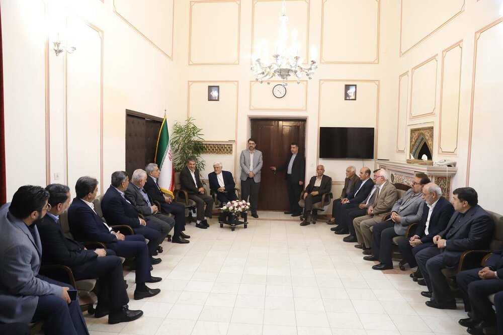 عارف: مذاکرات غیرمستقیم ایران و آمریکا در روند منطقی انجام می‌شود