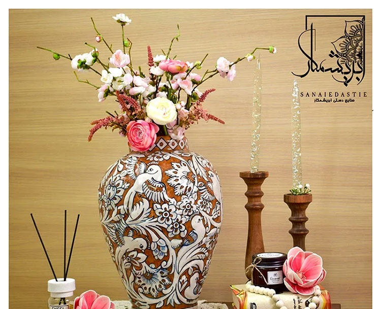 گلدون سفالی با نقاشی دستی
