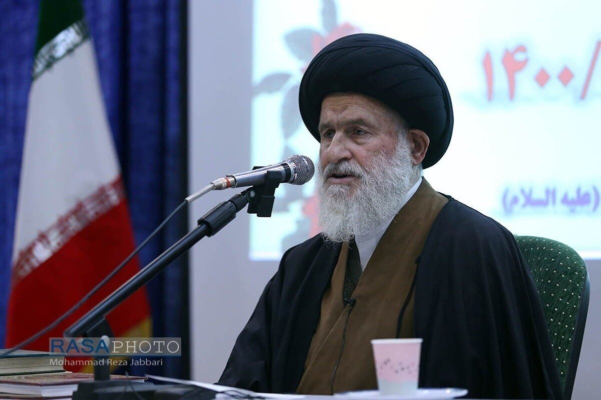 عضو مجلس خبرگان: یکی از مسئولان آثار تخریبی حملات دشمن را سنگین و زمان‌بر توصیف کرده؛ این اظهارات در جهت تقویت جبهه داخلی است یا امیدبخشی به دشمن؟