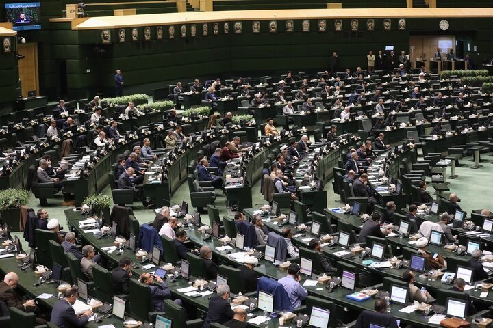 اعدام و مصادره اموال برای همکاری با اسرائیل و آمریکا