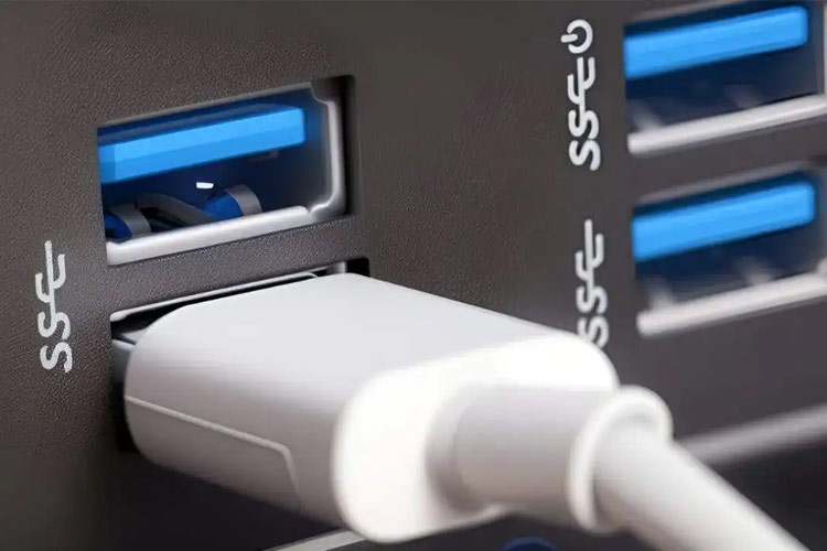 رنگ آبی پورت USB به چه معناست؟