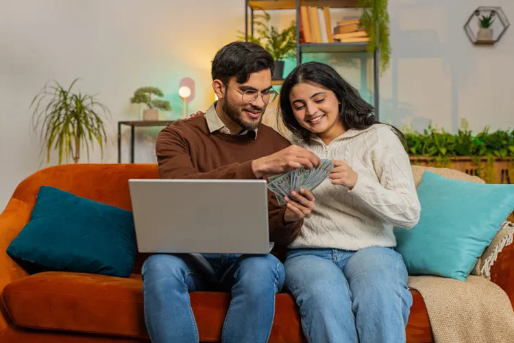 چگونه با خرید هوشمندانه لپ‌تاپ در هزینه‌ها صرفه‌جویی کنیم؟