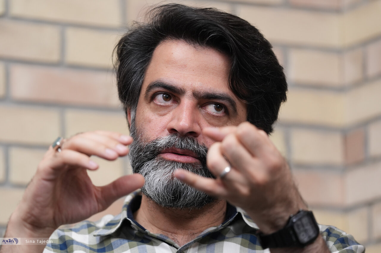 ببینید | محمود کریمی نترسید بگویند «سفارشی‌ساز» است؟/ کارگردان «بچه مردم» چرا برای فیلم اولش به سراغ چنین موضوعی رفت؟