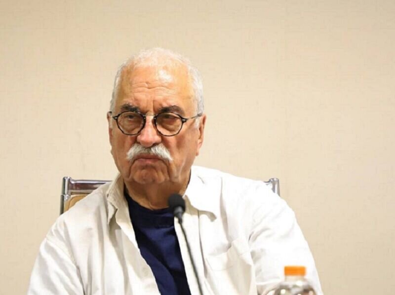 وجود یک توده بزرگ در لوزالمعده آقای کارگردان/ تعدد لوله‌ها کلافه‌کننده بود، آمپول بیهوشی تزریق شد