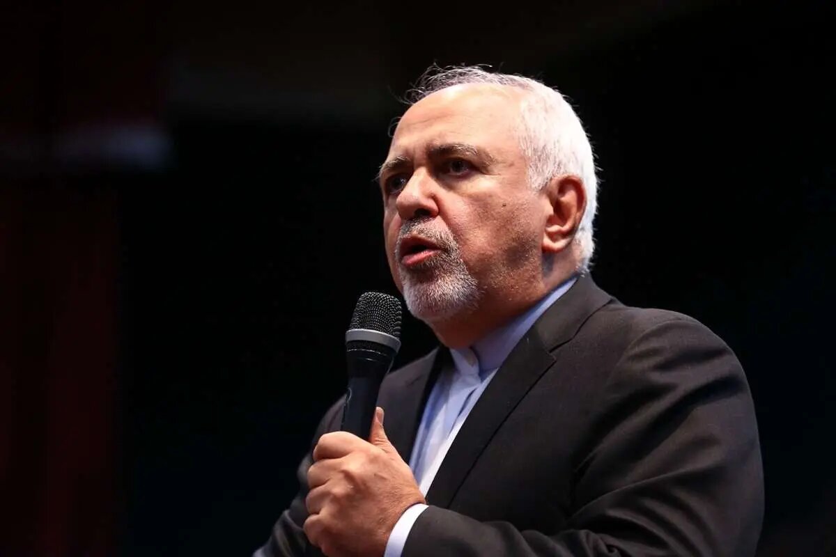 بیانیه تند دفتر ظریف در واکنش به ادعای یک نماینده در گفتگو با یک خارج نشین/ همراهی گروه‌های مدعی با مزدوران نشان دار خارج از کشور باعث زایش یک دروغ شد