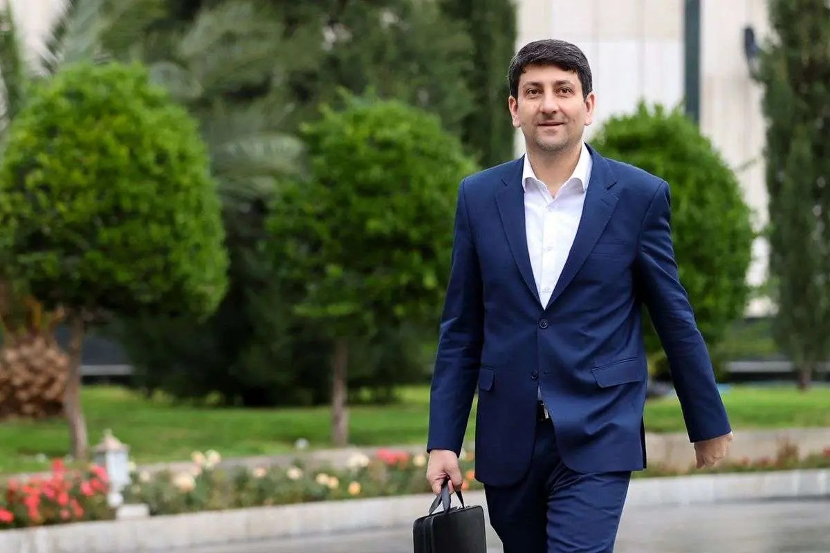 وزیر ارتباطات: پیگیر تسهیل مرحله‌ای نیازمندی‌های مردم و کسب‌وکارها تا برگشتن ارتباطات هستیم