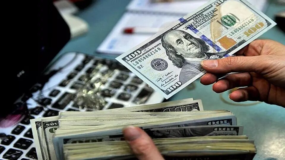 دلار در مسیر نزولی؟ / تحلیل یک کارشناس از آینده بازار ارز