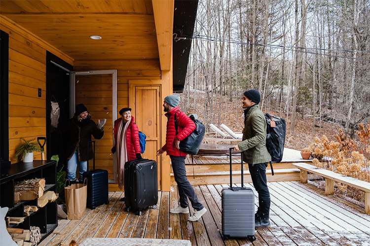 Airbnb می‌گوید یک سوم از پشتیبانی مشتریانش در ایالات متحده و کانادا اکنون توسط هوش مصنوعی انجام می‌شود.