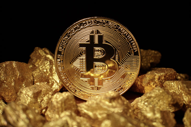 جنگ و تحولات بازار نفت؛ قیمت بیت‌کوین ۷۱ هزار دلار شد