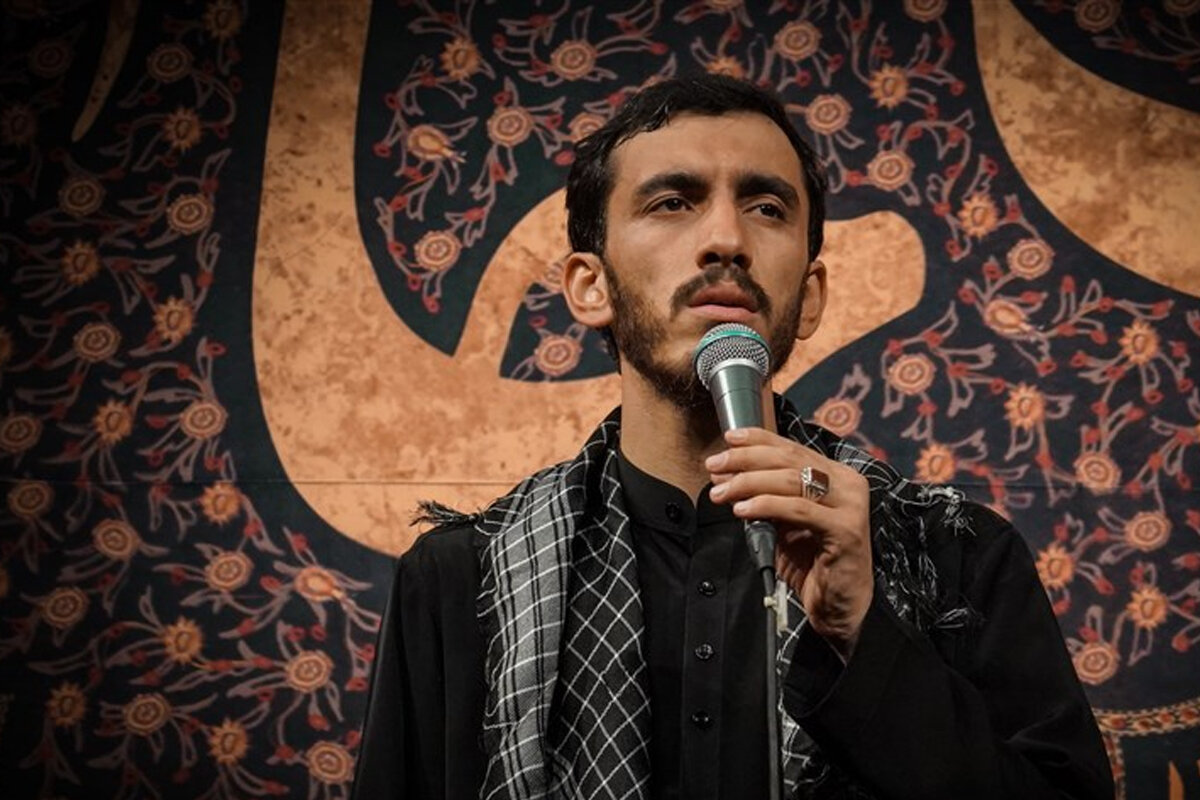 خط و نشان مداح جوان برای مردم و مسئولان ؛ خون آقا را زیر پا بگذارید، شمار را له می‌کنیم