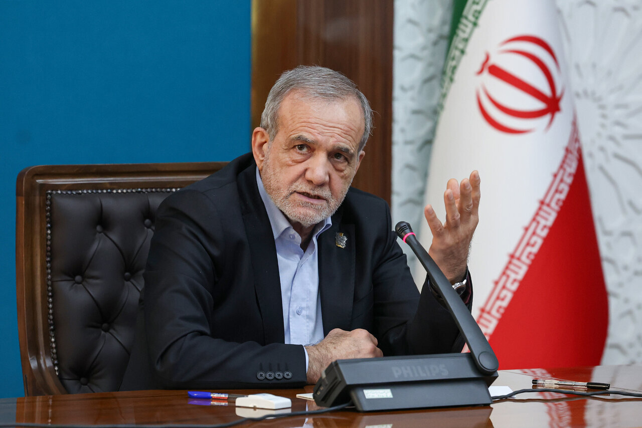 توییت پزشکیان خطاب به نیروهای مسلح: خدا پیروزی تان را استوار کند و خصم‌تان را درهم شکند