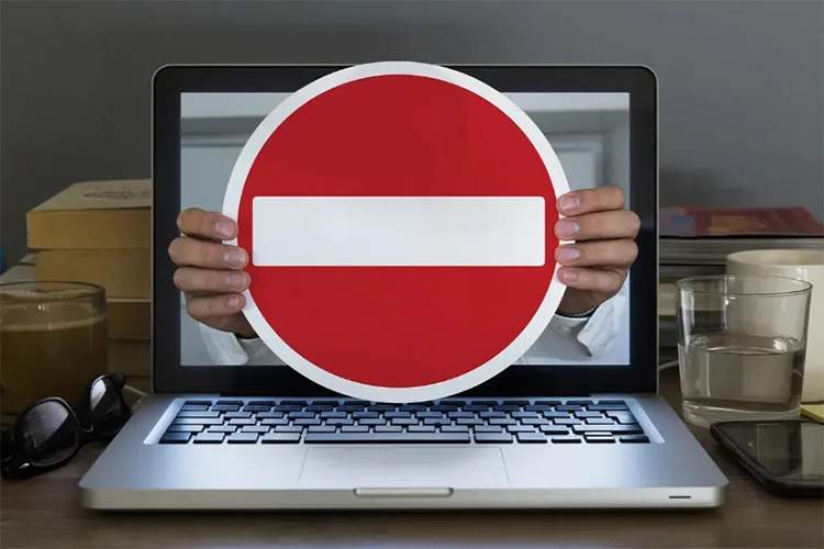 ارتباط در تاریکی