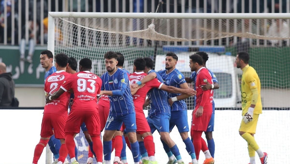 تلاش پرسپولیس برای قهرمان نشدن استقلال مصرف داخلی داشت