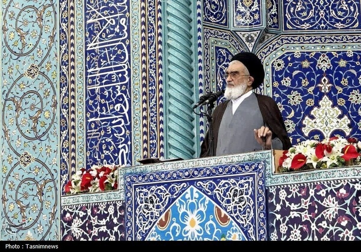 روایت امام جمعه قم از جلسه مجلس خبرگان و انتخاب رهبر انقلاب