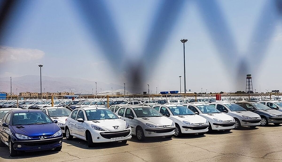 سقوط قیمت خودرو شتاب گرفت/ آخرین قیمت پژو، سمند، کوییک، شاهین و دنا + جدول