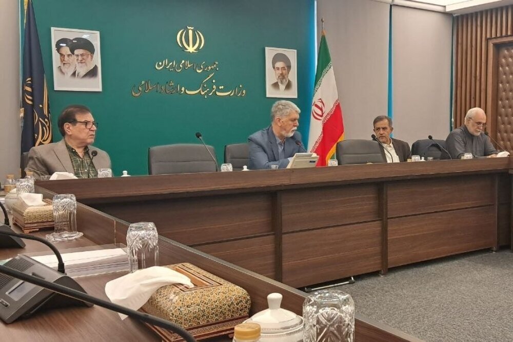 نقش هنر در بحران‌ها و افزایش تاب‌آوری جامعه در شورای هنر بررسی شد/ تأکید بر استفاده درمانی از هنر برای سلامت روان