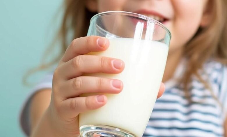 کدام شیر برای کودکان بهتر است؛ شیر کم چرب یا پرچرب؟