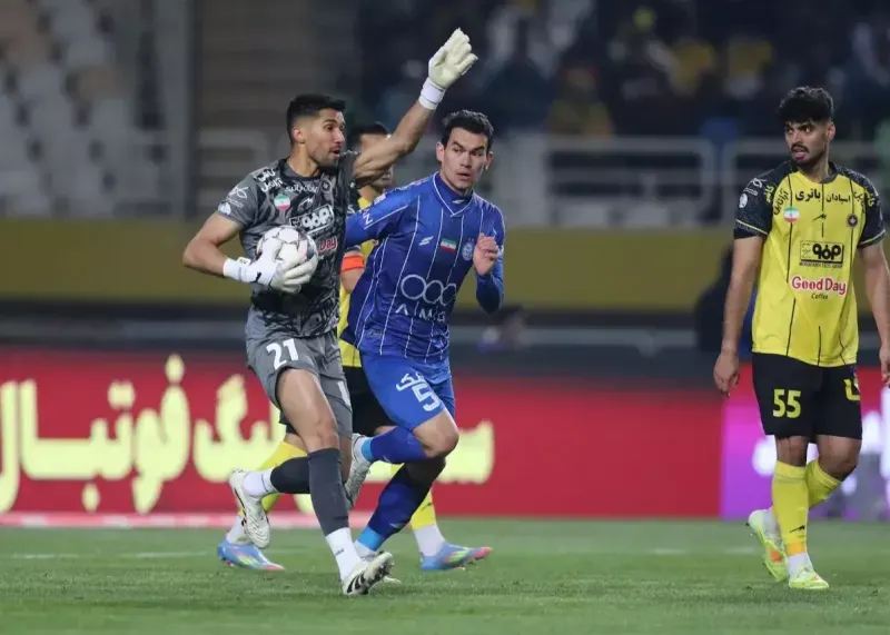 رستم آشورماتوف