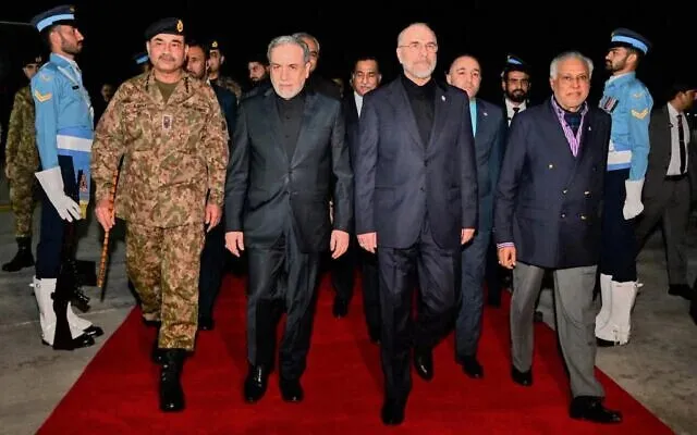 عراقچی و قالیباف در پاکستان