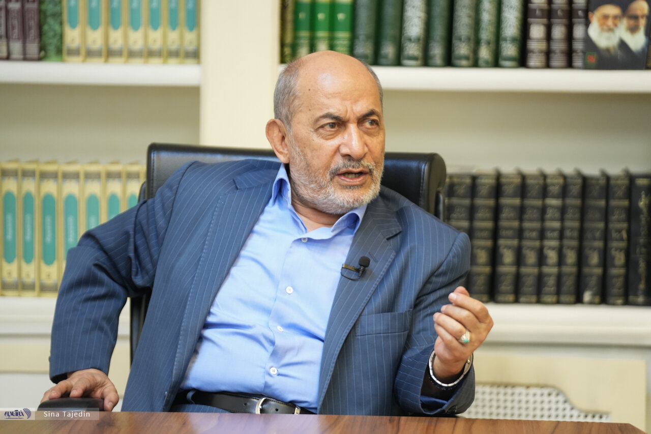 نقش رهبر شهید انقلاب در توسعه عِده و عُده نیروهای مسلح از نگاه محسن رفیقدوست/ اولین موشکی که ساختیم، ۱۱ کیلومتر برد داشت که در جبهه استفاده کردیم