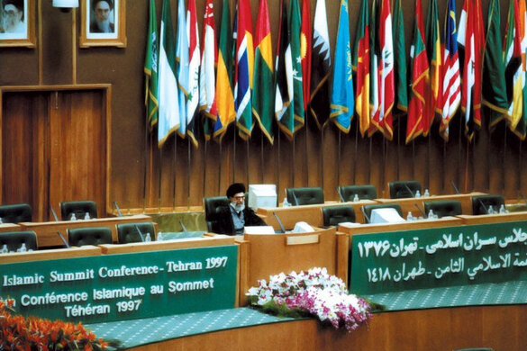 سیاست خارجی در دهه نخست انقلاب / روایت‌هایی از ماموریت‌های دیپلماتیک رهبر شهید / آیت‌الله سید علی خامنه‌ای به کدام کشورهای جهان سفر کردند؟