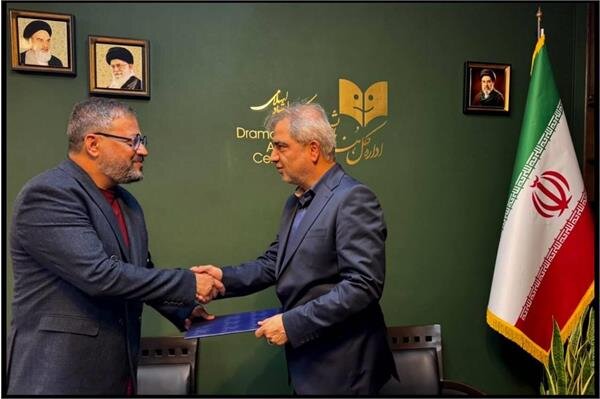 اتابک نادری: امیدوارم پرچم تئاتر شهر هم مثل پرچم کشور، همیشه بالا باشد