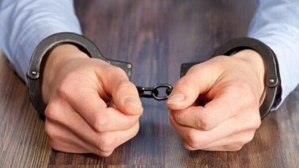 عطاری متخلف در تهران لو رفت؛ کشف متادون، تریاک و ۳ هزار قرص غیرمجاز
