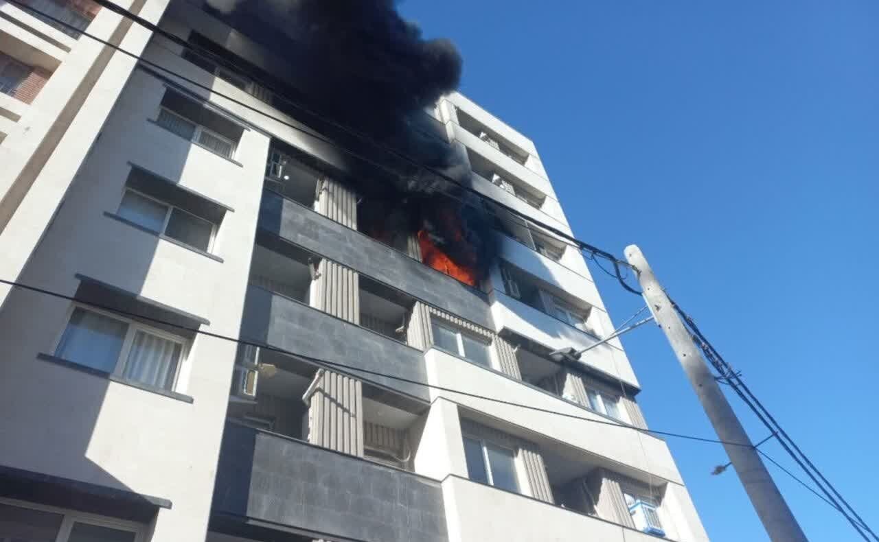 آتش‌سوزی در ساختمان مسکونی ۷ طبقه/ ۴ کودک در طبقات بالا محبوس شدند