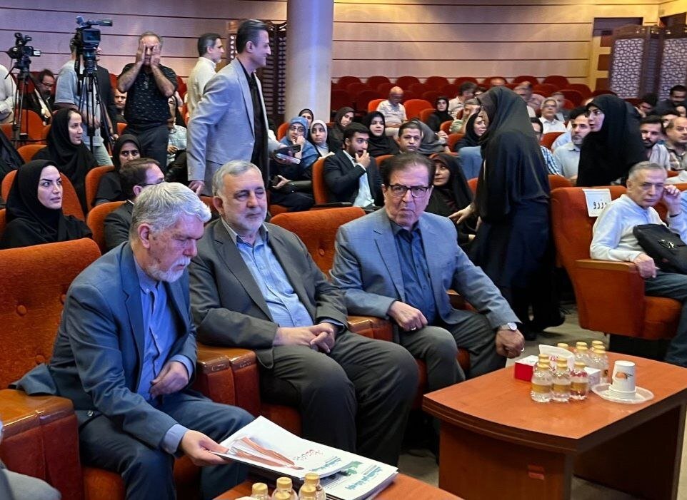 تلاش برای نگه‌داشتن قیمت کاغذ هم‌پایهٔ قیمت جهانی با سهم سود معقول/ همکاری با واردکنندگان کاغذ در ثبت سفارش