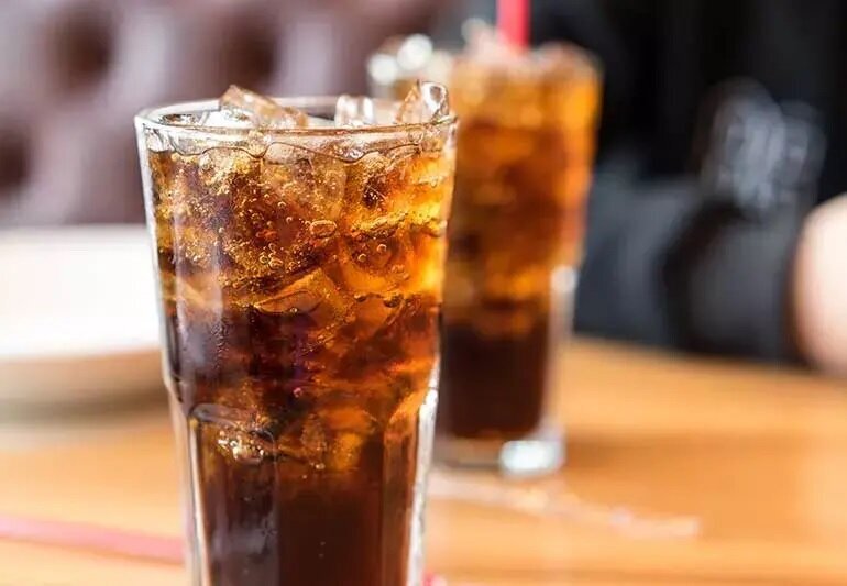 نوشابه رژیمی چه بلایی سر بدن می‌آورد؟