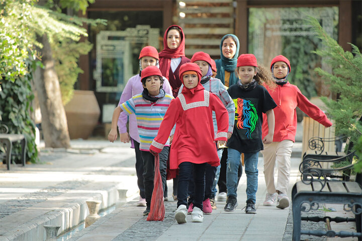 دختر برقی اکران آنلاین شد