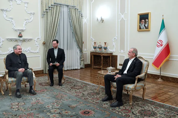 دیدار وزیر کشور پاکستان به پزشکیان