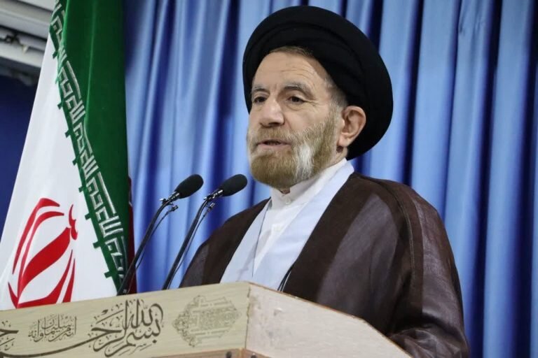 انتقاد نماینده ولی‌فقیه در لرستان از سخن مسئولی که باعث کاهش قیمت نفت می‌شود/ ۳۱ میلیون جان فدا از پزشکیان تشکر کردند/  اگر ۷ شرط ایران محقق نشود...