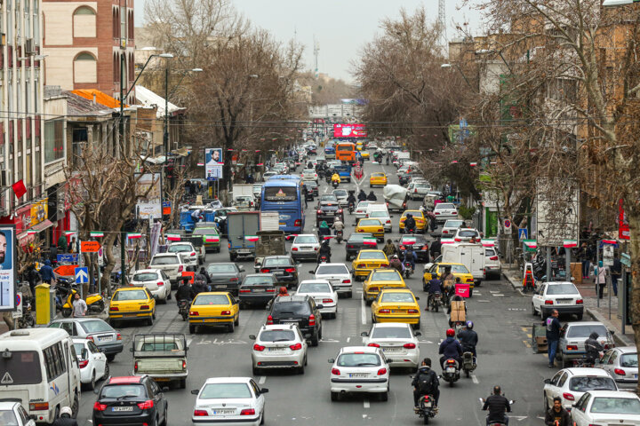 ترافیک تهران در مهر ۳۰ درصد بیشتر می‌شود؛ لغو سهمیه ۲۰ روزه تردد رایگان در محدوده کاهش آلودگی از ۱ تا ۸ مهر
