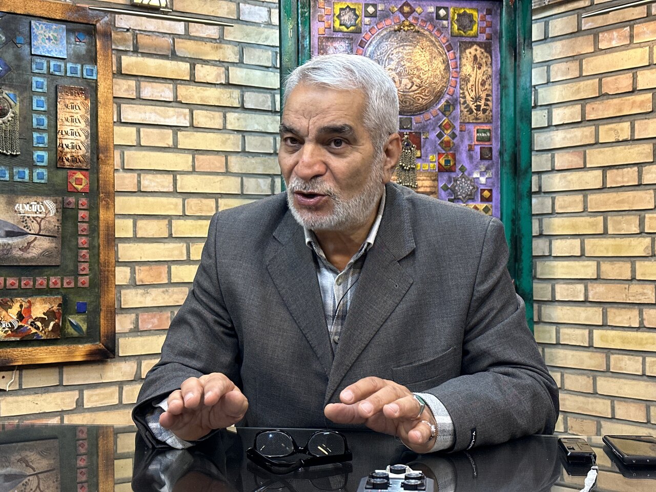 نماینده سابق مجلس: آن‌هایی که با نگاه اعتقادی پای نظام ایستاده‌اند نباید مسئولان را تضعیف کنند/ چندسال پیش از یک روحانی شکایت کردم و محکوم شد اما...