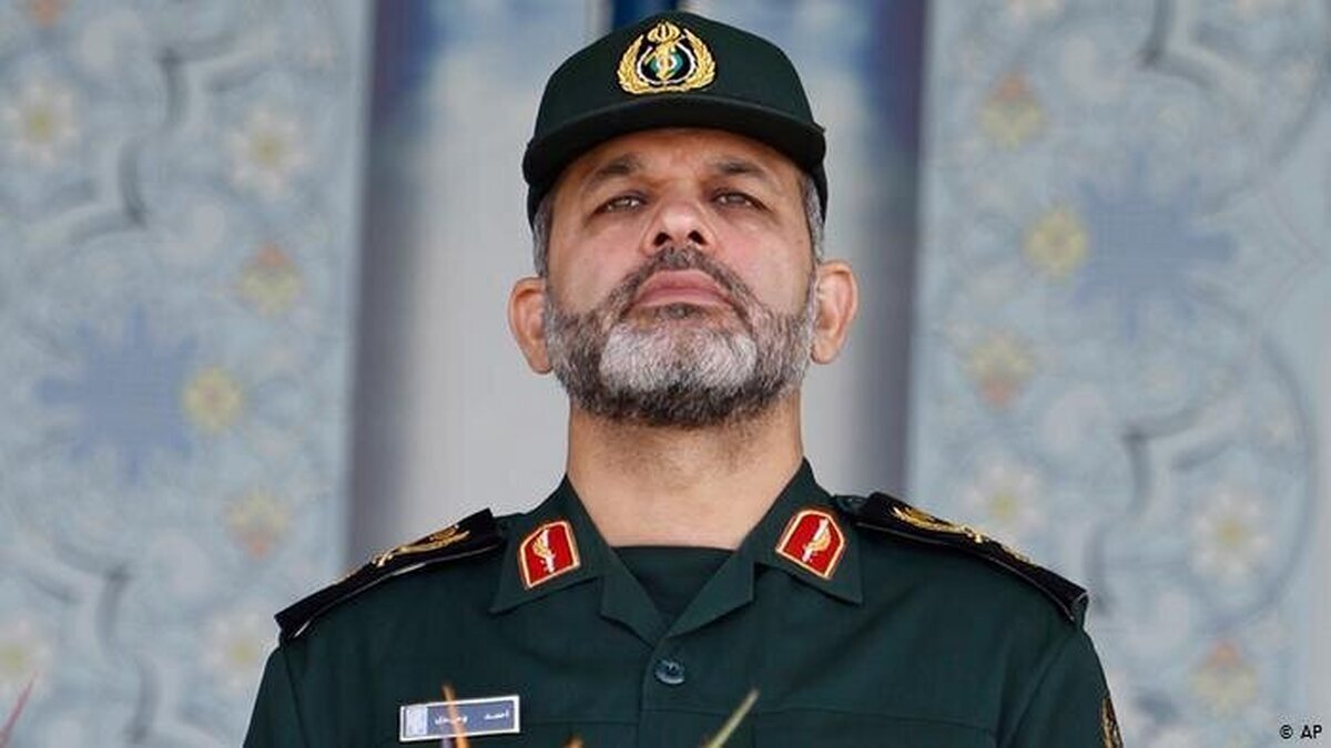 پیام فرمانده کل سپاه به وزیر دفاع جدید؛ اعتماد قاطع و معنادار خانه ملت مبعوث شده بیانگر اطمینان به شایستگیهای آزموده شده جنابعالی است