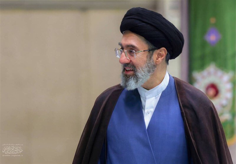رهبر انقلاب: ضربات دشمن باعث نشد نیروهای فراجا از مأموریت خود کوتاه بیایند