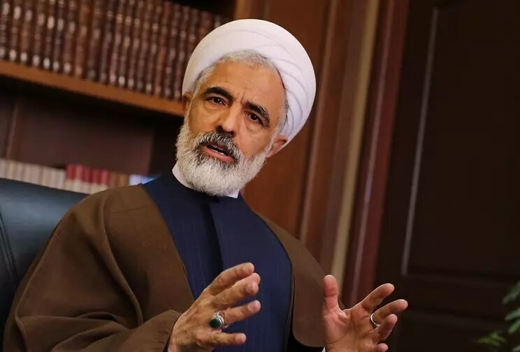 مجید انصاری درباره انتقاد از سخنان رئیس‌جمهور پیرامون تقوا/ پزشکیان فقط لفظی و تبلیغی به نهج‌البلاغه استناد نمی‌کند، بلکه با نهج‌البلاغه زندگی می‌کند