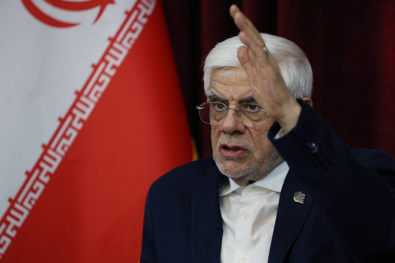 عارف: وزارتخانه‌های بهداشت و آموزش‌وپرورش و دانشگاه آزاد برای ادامه تحصیل دختران محجبه جمهوری آذربایجان اقدام کنند
