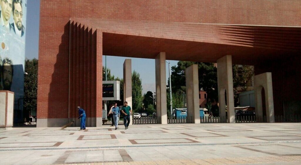 تب کامپیوتر در میان رتبه‌های برتر کنکور؛ توصیه رئیس دانشگاه شریف به داوطلبان